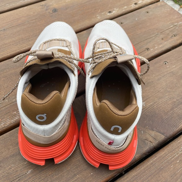 On Running Cloudnovq Pearl Flame size 7 - Picture 4 of 9